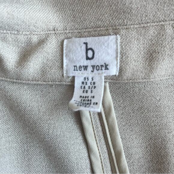 B New York Soft Summer Trench Coat Over size like new Size Small - Picture 4 of 5